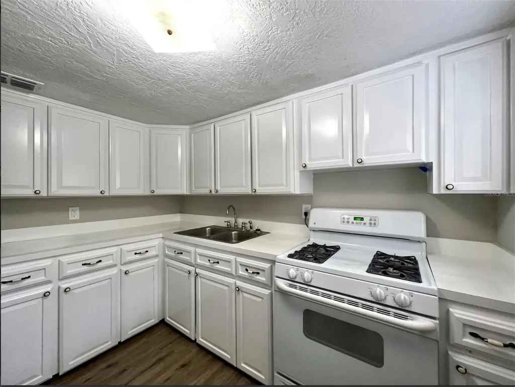 2003 10th Street S St Petersburg FL 33705