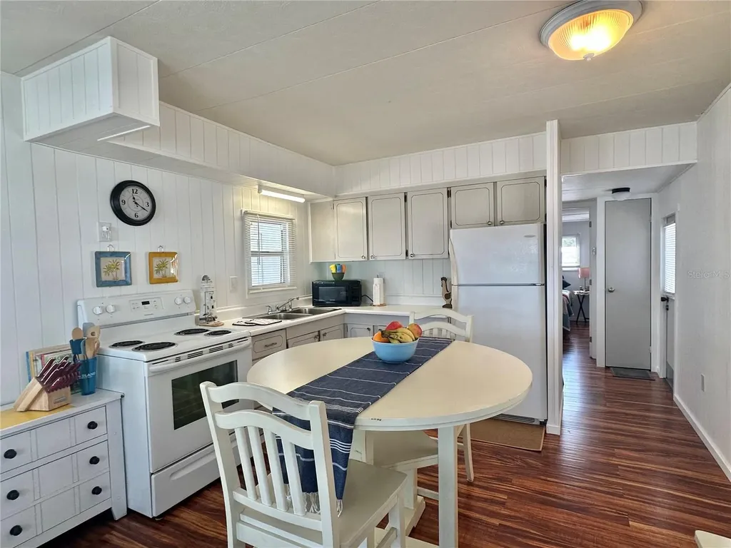 1501 25th Avenue Drive W Bradenton FL 34205