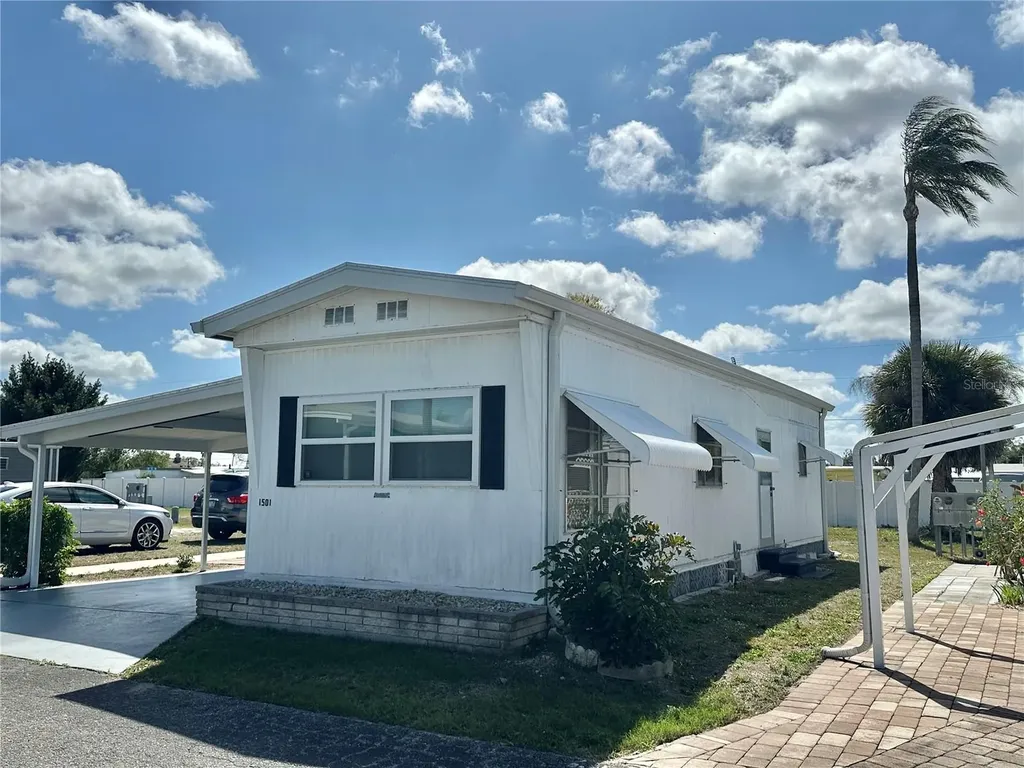 1501 25th Avenue Drive W Bradenton FL 34205