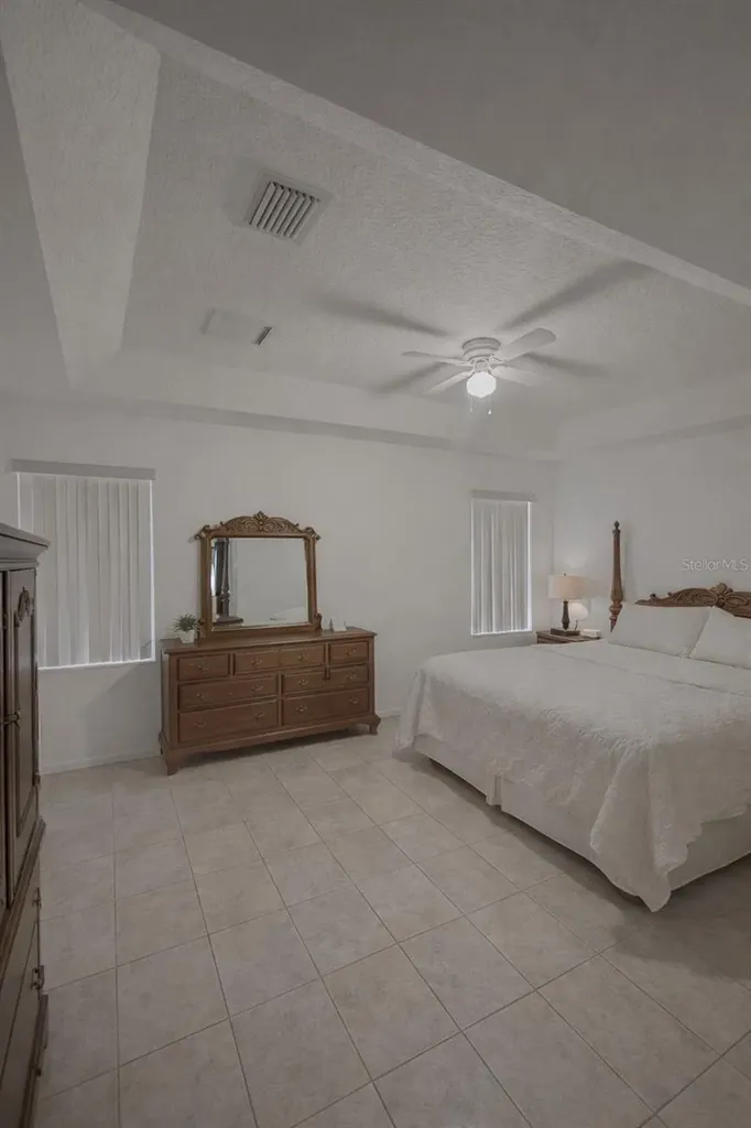 549 White Plains Avenue SW Palm Bay FL 32908