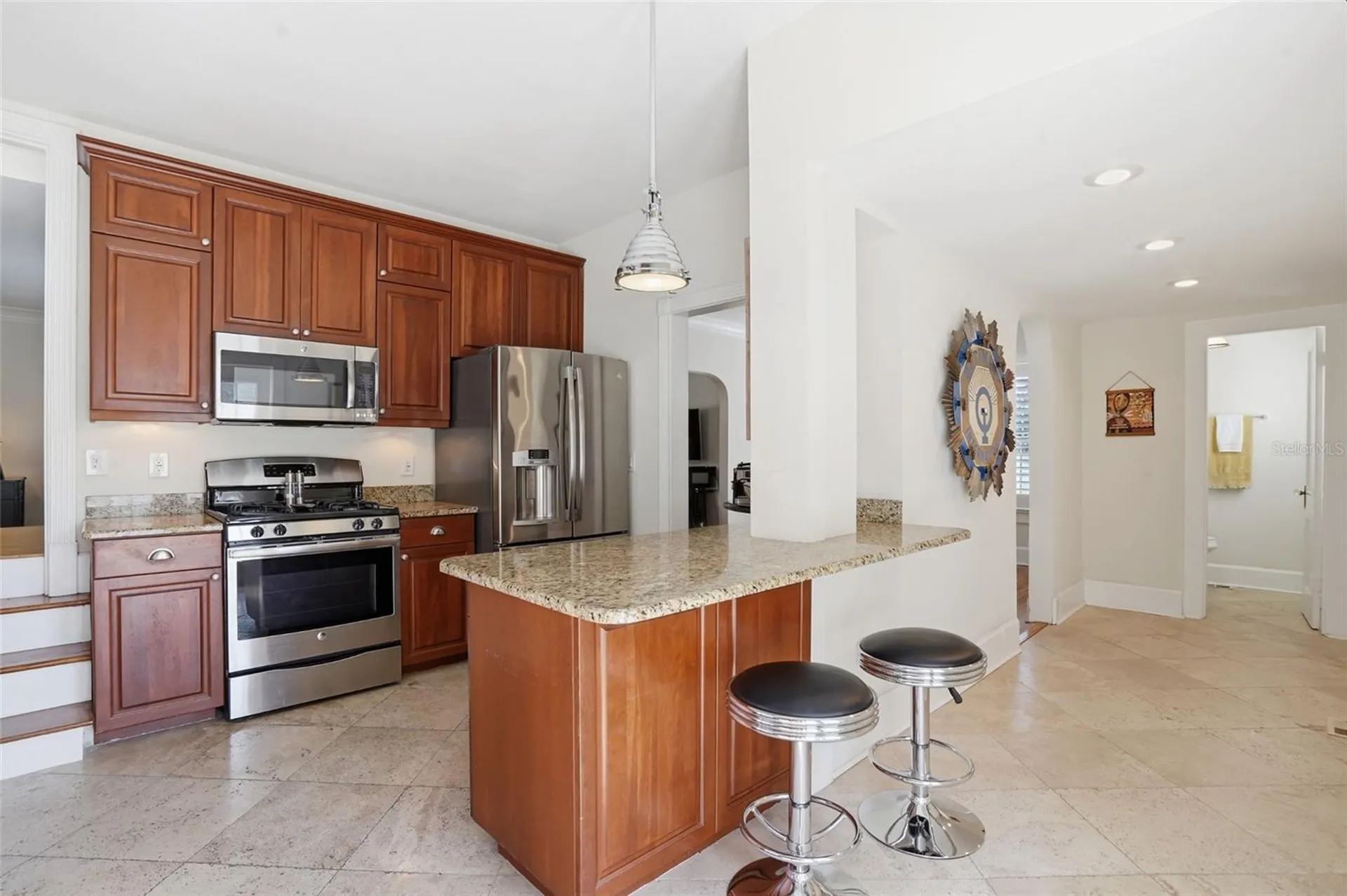 126 22nd Avenue NE St Petersburg FL 33704