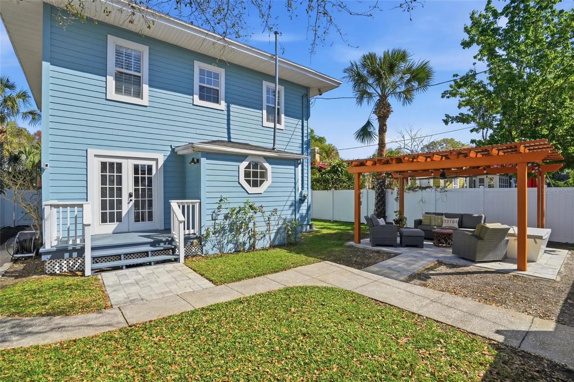 126 22nd Avenue NE St Petersburg FL 33704