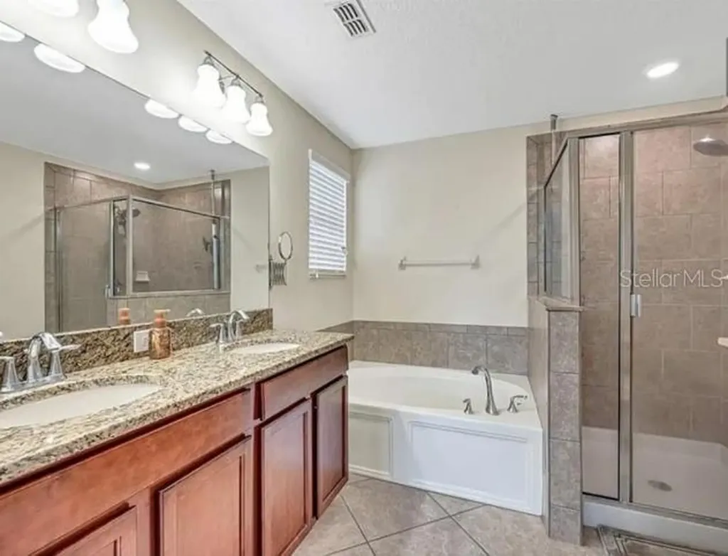 1966 Hawks View Drive Ruskin FL 33570