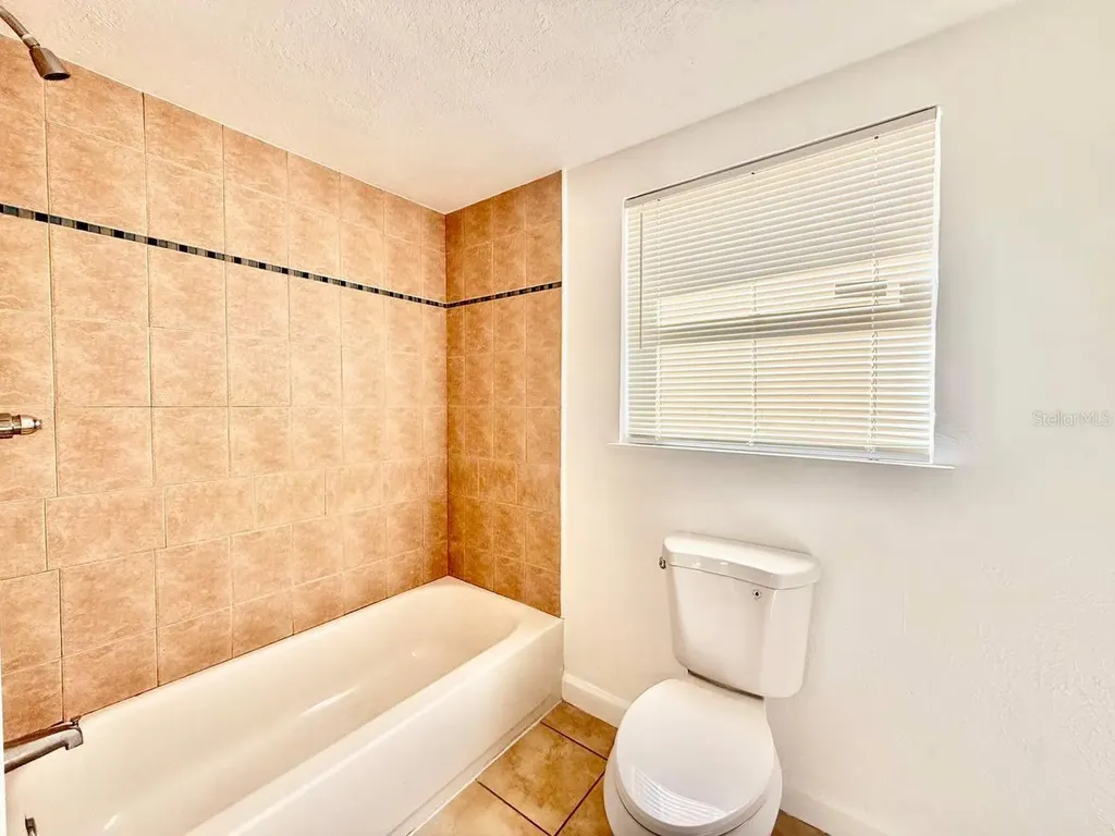 1607 E Maple Avenue Tampa FL 33604