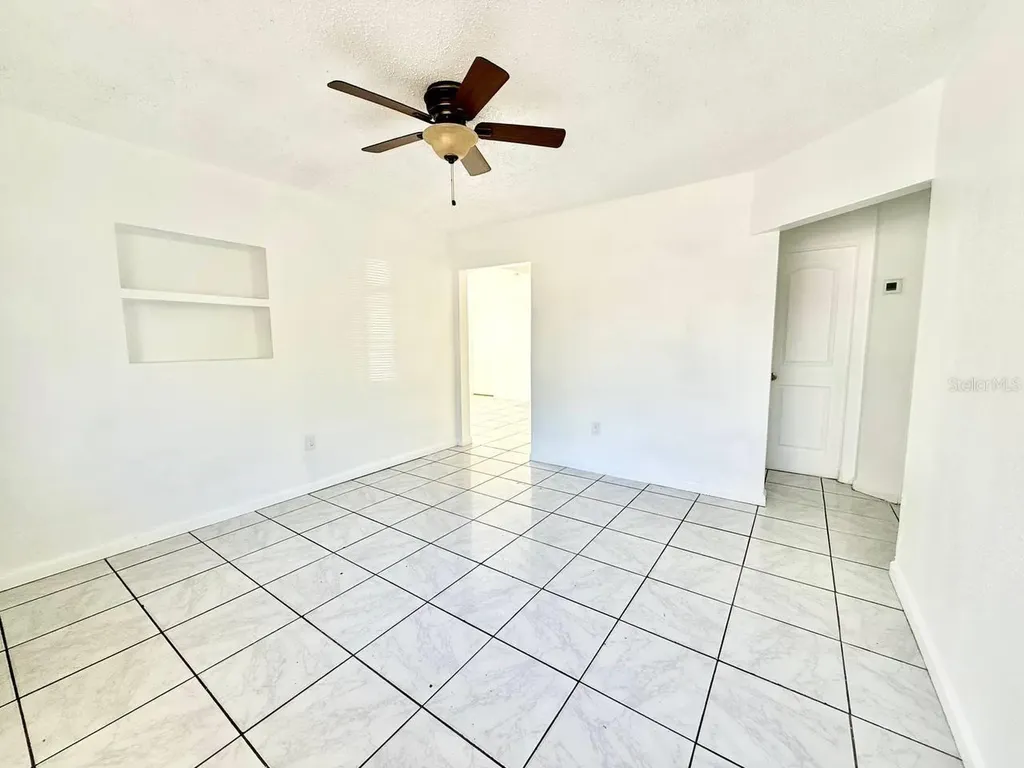 1607 E Maple Avenue Tampa FL 33604