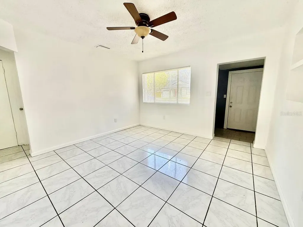 1607 E Maple Avenue Tampa FL 33604