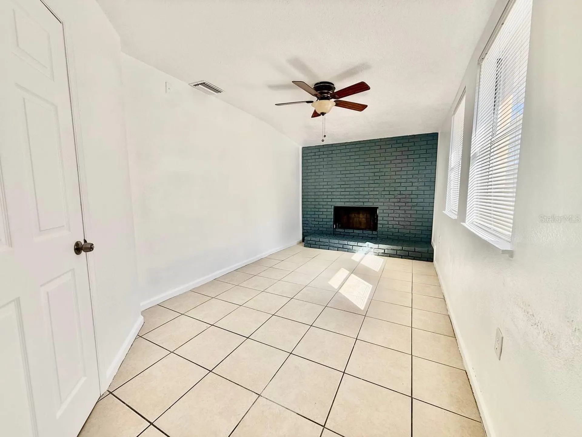 1607 E Maple Avenue Tampa FL 33604