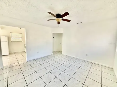1607 E Maple Avenue Tampa FL 33604