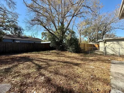 1607 E Maple Avenue Tampa FL 33604