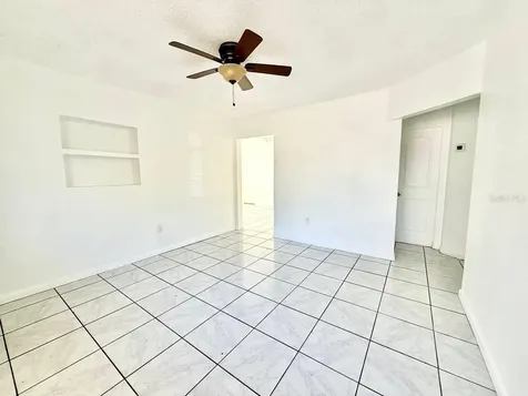 1607 E Maple Avenue Tampa FL 33604