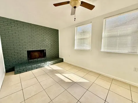 1607 E Maple Avenue Tampa FL 33604