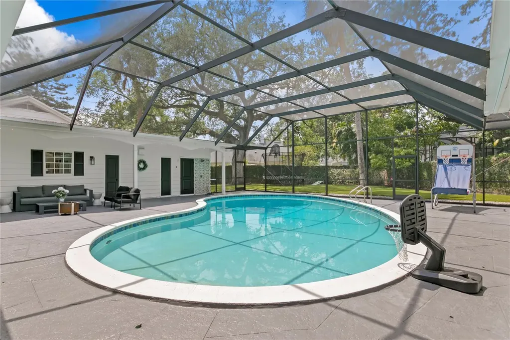 1207 S Druid Lane Tampa FL 33629