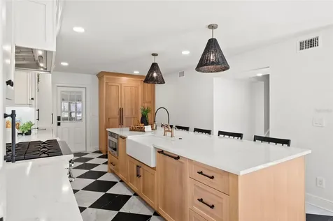 1207 S Druid Lane Tampa FL 33629