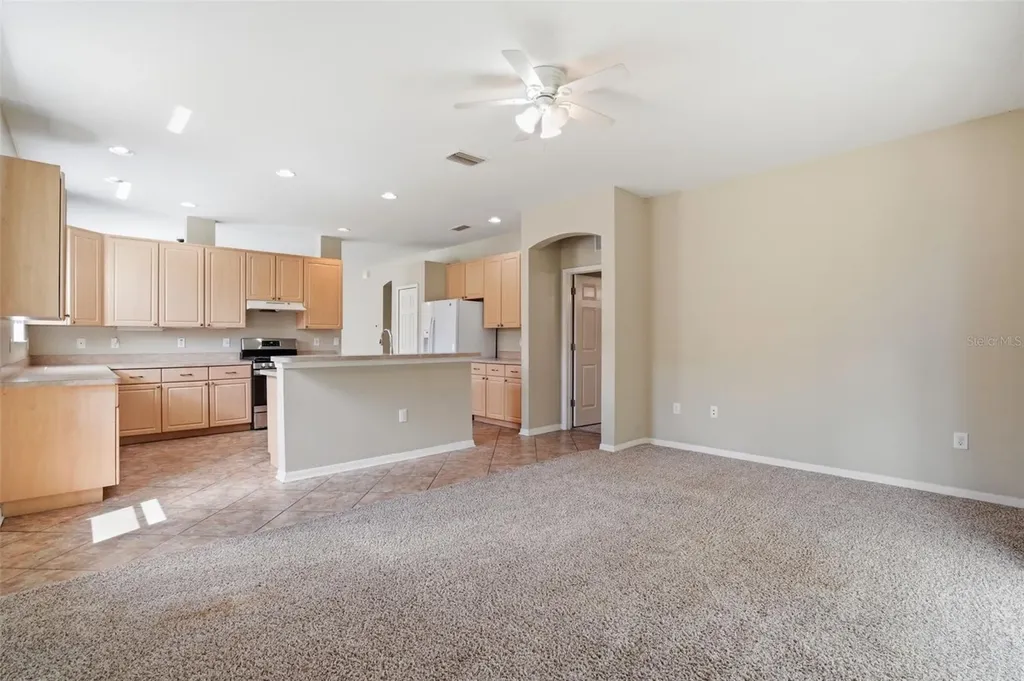 6407 Bridgecrest Drive Lithia FL 33547