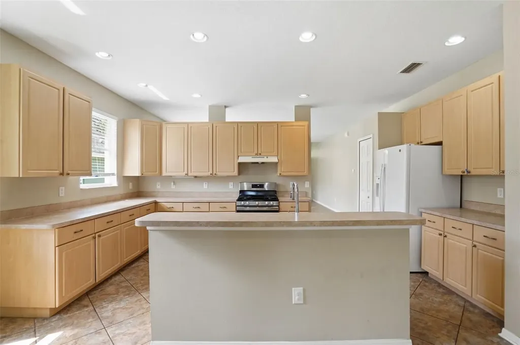 6407 Bridgecrest Drive Lithia FL 33547