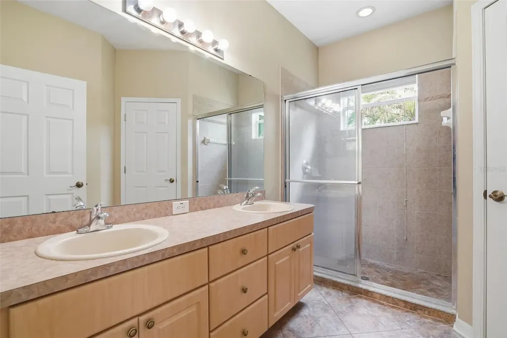 6407 Bridgecrest Drive Lithia FL 33547
