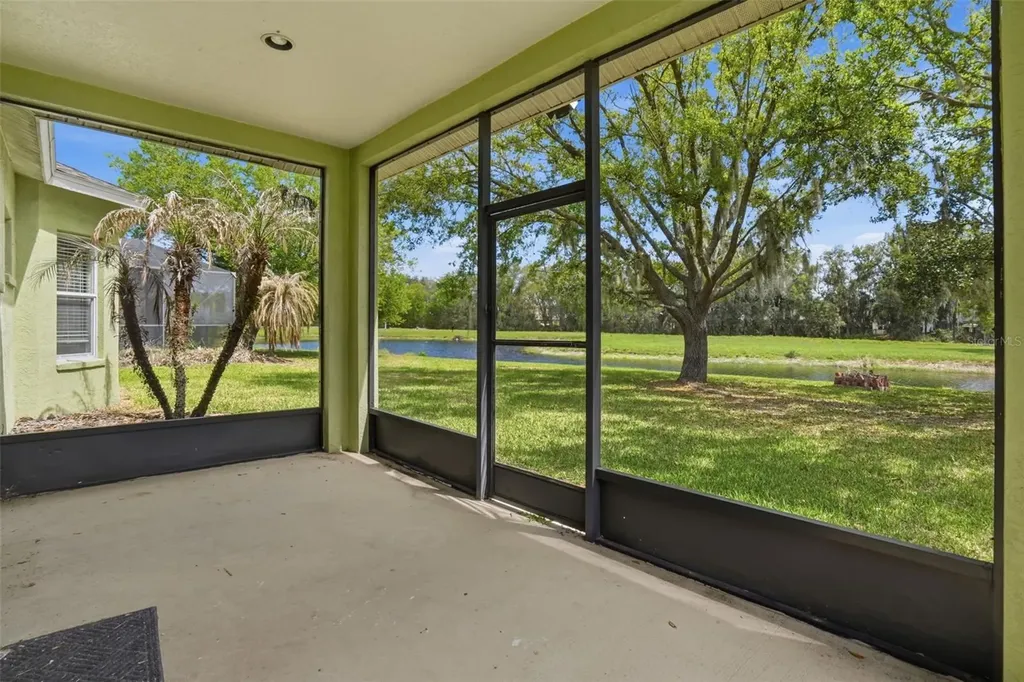 6407 Bridgecrest Drive Lithia FL 33547