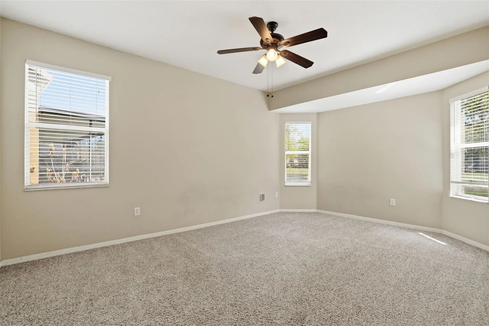 6407 Bridgecrest Drive Lithia FL 33547
