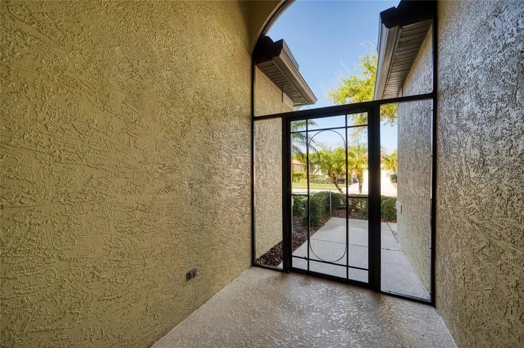 8142 Stirling Falls Circle Sarasota FL 34243
