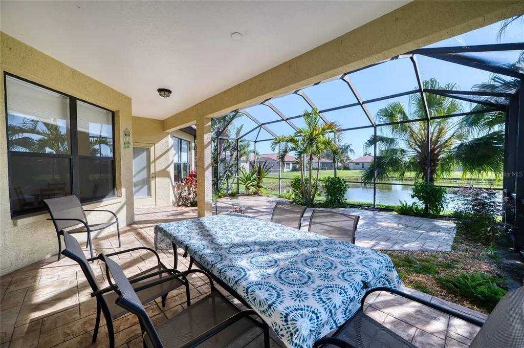 8142 Stirling Falls Circle Sarasota FL 34243