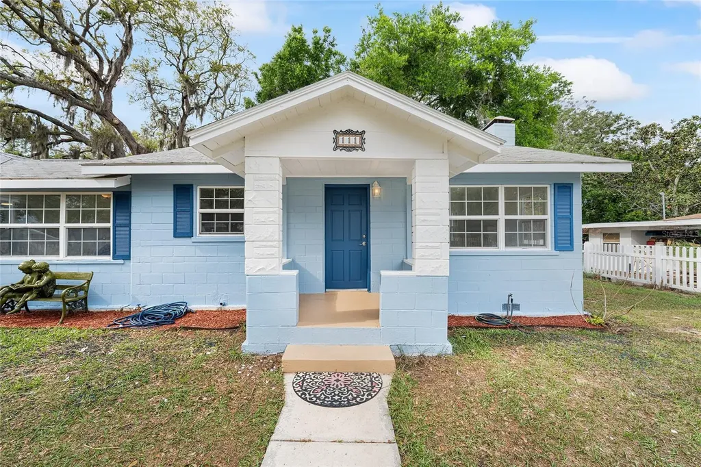 111 E Charlotte Avenue Eustis FL 32726