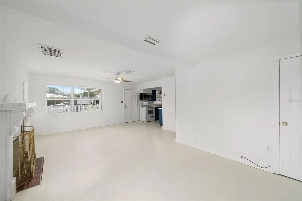 111 E Charlotte Avenue Eustis FL 32726