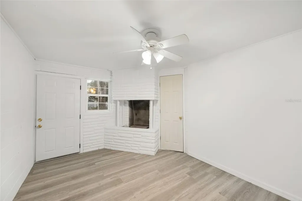 111 E Charlotte Avenue Eustis FL 32726