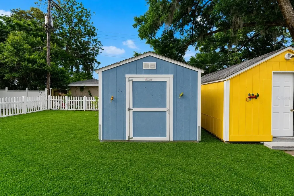 111 E Charlotte Avenue Eustis FL 32726