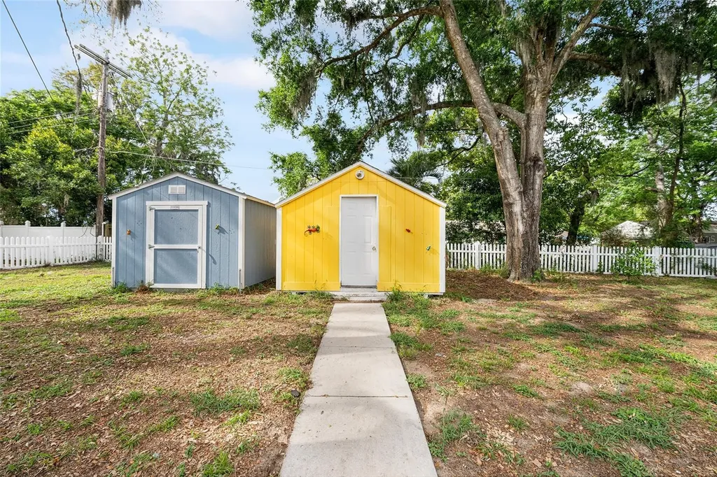 111 E Charlotte Avenue Eustis FL 32726