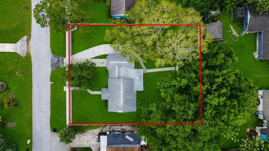 111 E Charlotte Avenue Eustis FL 32726