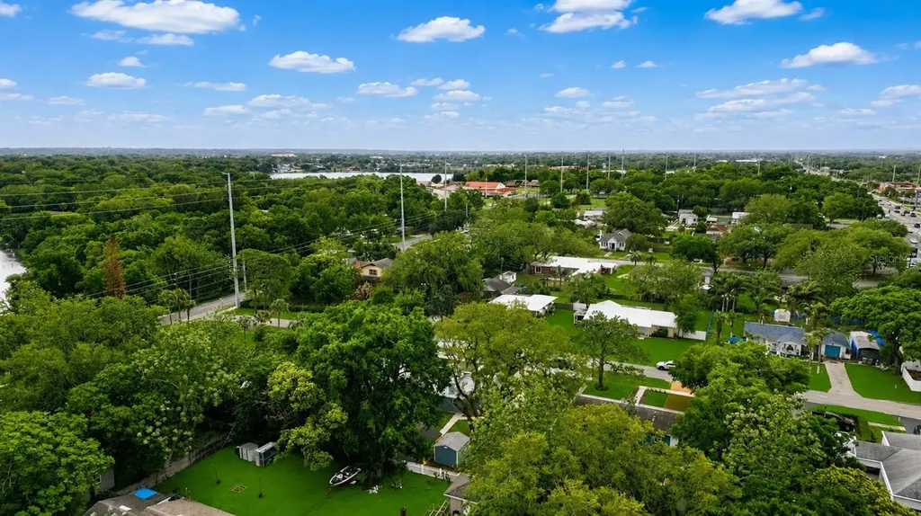 111 E Charlotte Avenue Eustis FL 32726