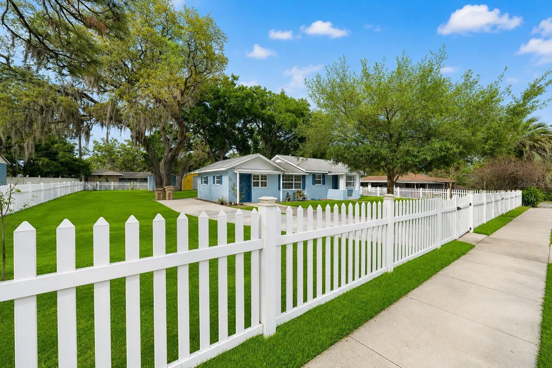 111 E Charlotte Avenue Eustis FL 32726