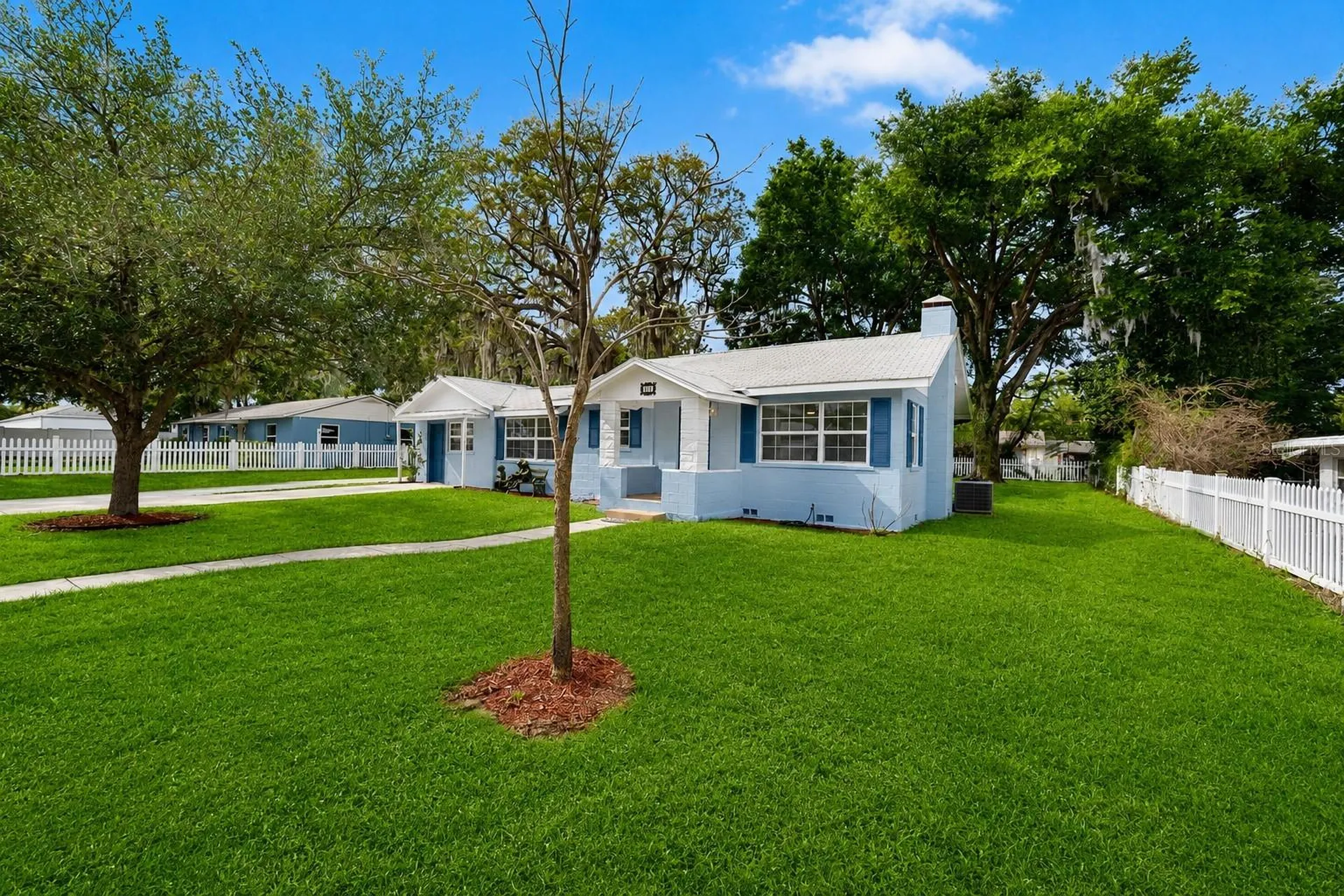 111 E Charlotte Avenue Eustis FL 32726