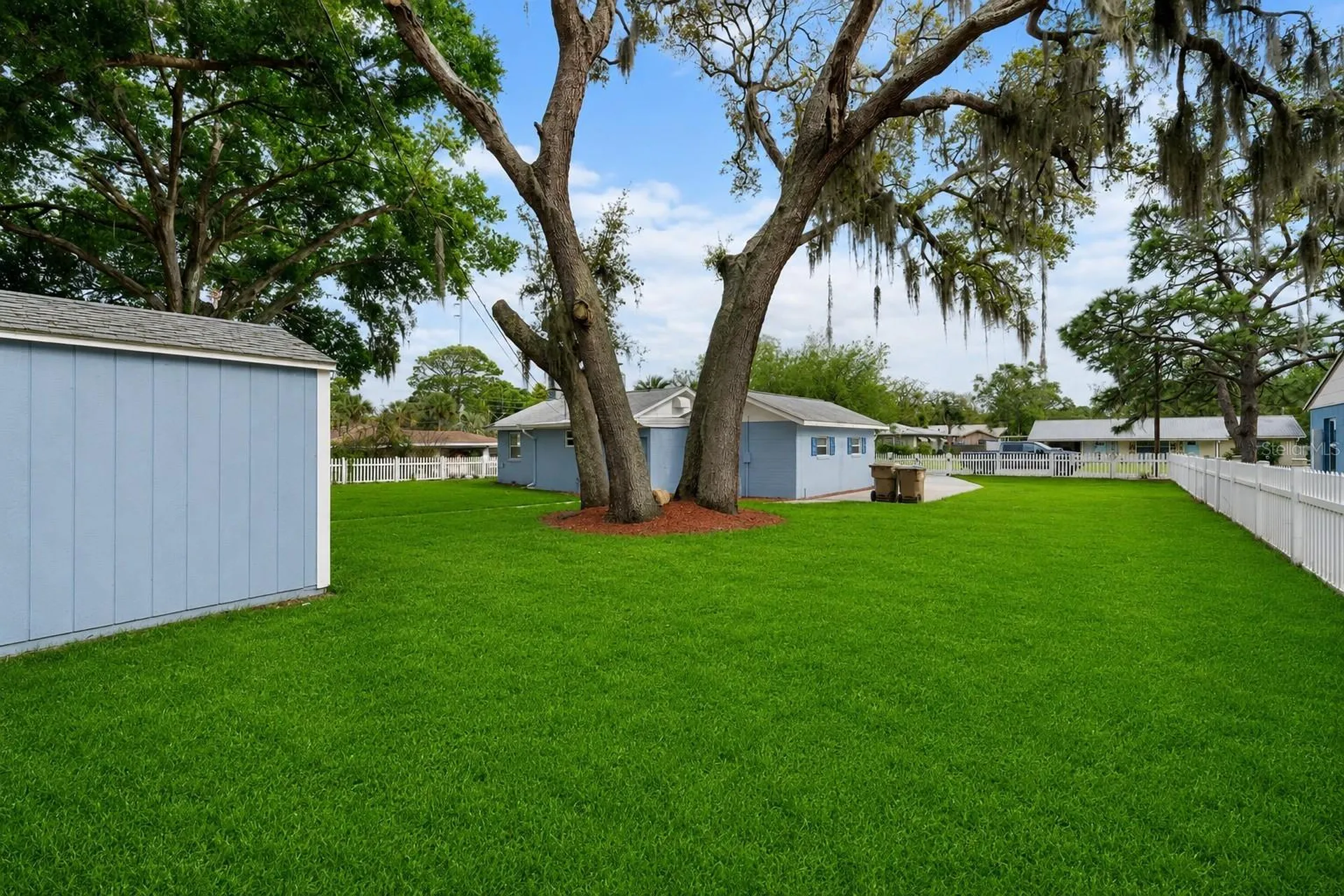 111 E Charlotte Avenue Eustis FL 32726