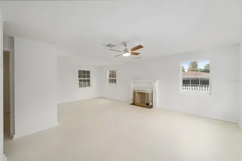 111 E Charlotte Avenue Eustis FL 32726