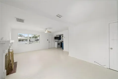 111 E Charlotte Avenue Eustis FL 32726