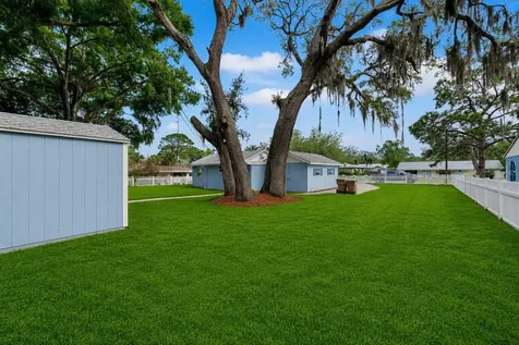 111 E Charlotte Avenue Eustis FL 32726