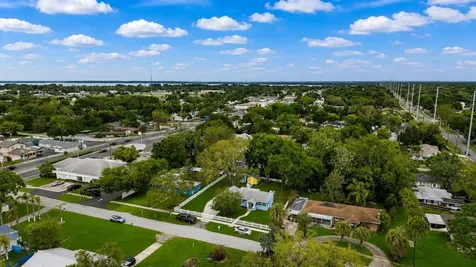111 E Charlotte Avenue Eustis FL 32726