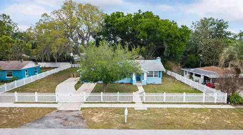 111 E Charlotte Avenue Eustis FL 32726