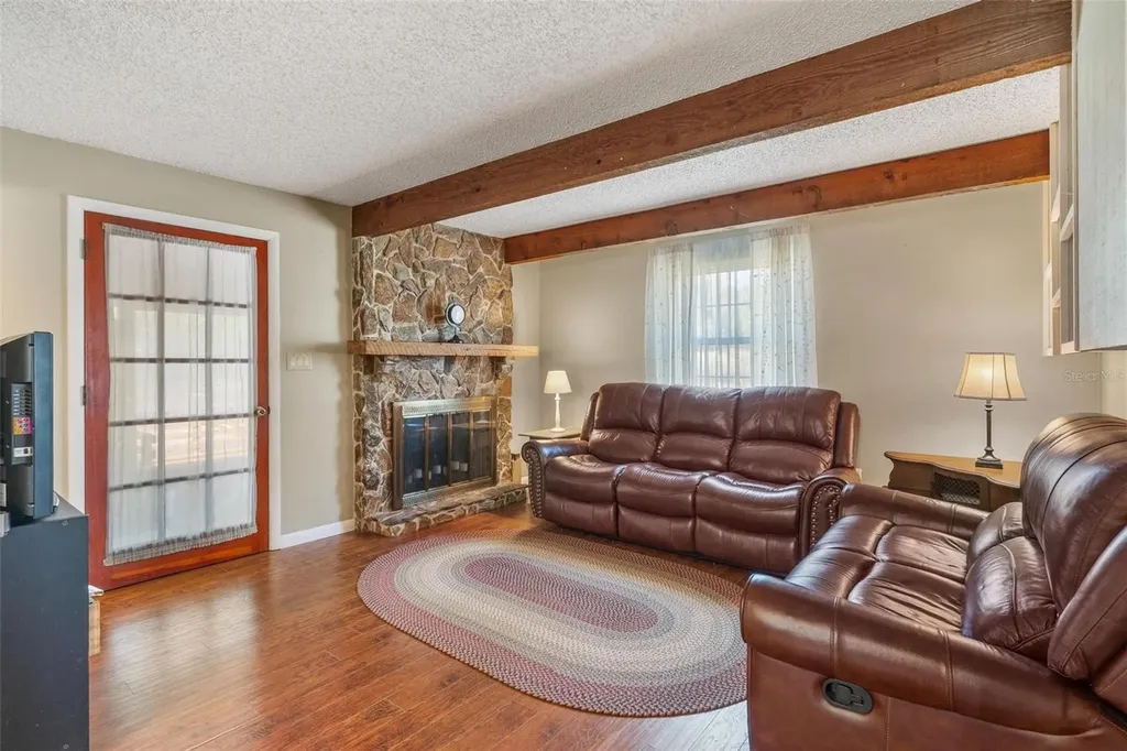 2917 Lake Griffin Road Lady Lake FL 32159