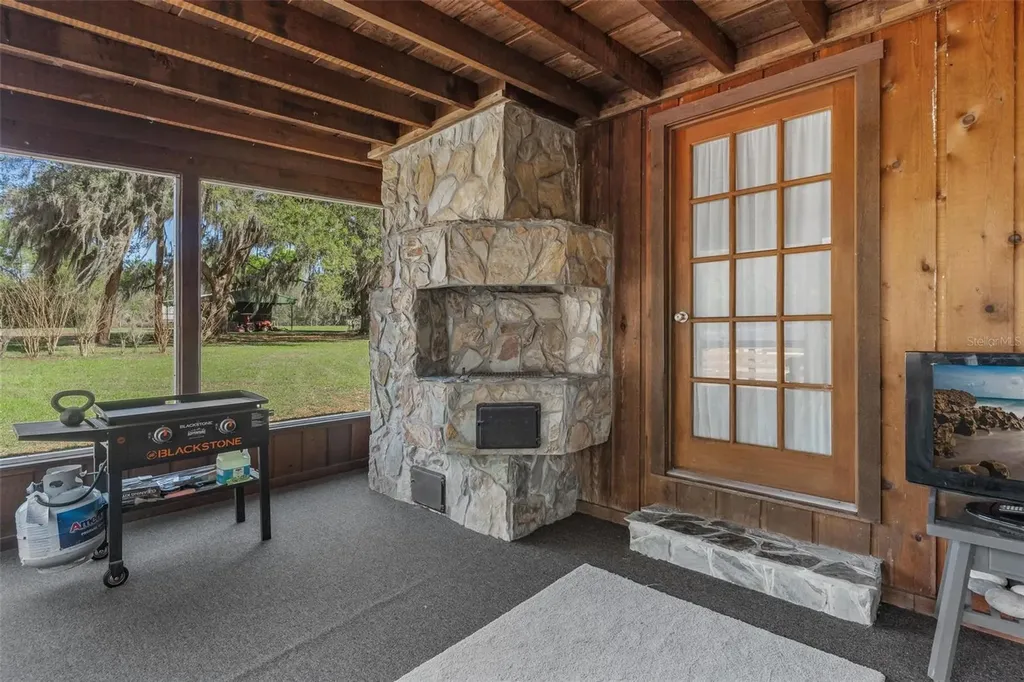 2917 Lake Griffin Road Lady Lake FL 32159