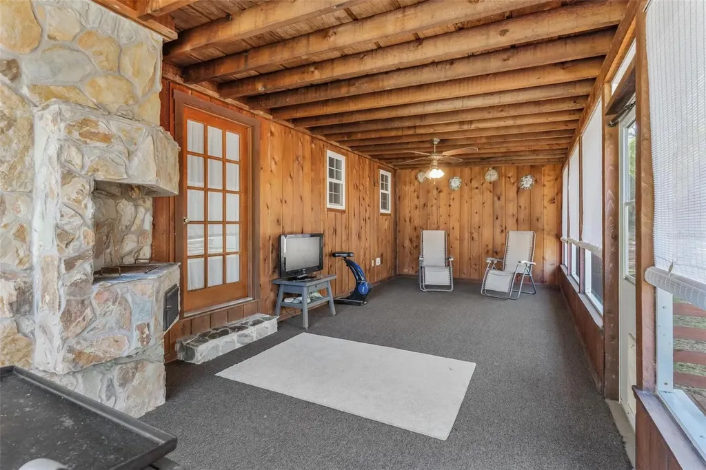 2917 Lake Griffin Road Lady Lake FL 32159