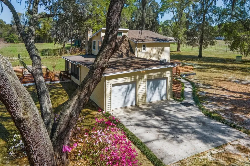 2917 Lake Griffin Road Lady Lake FL 32159