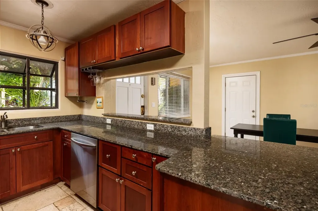 9665 2nd Street N St Petersburg FL 33702