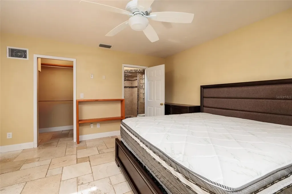 9665 2nd Street N St Petersburg FL 33702