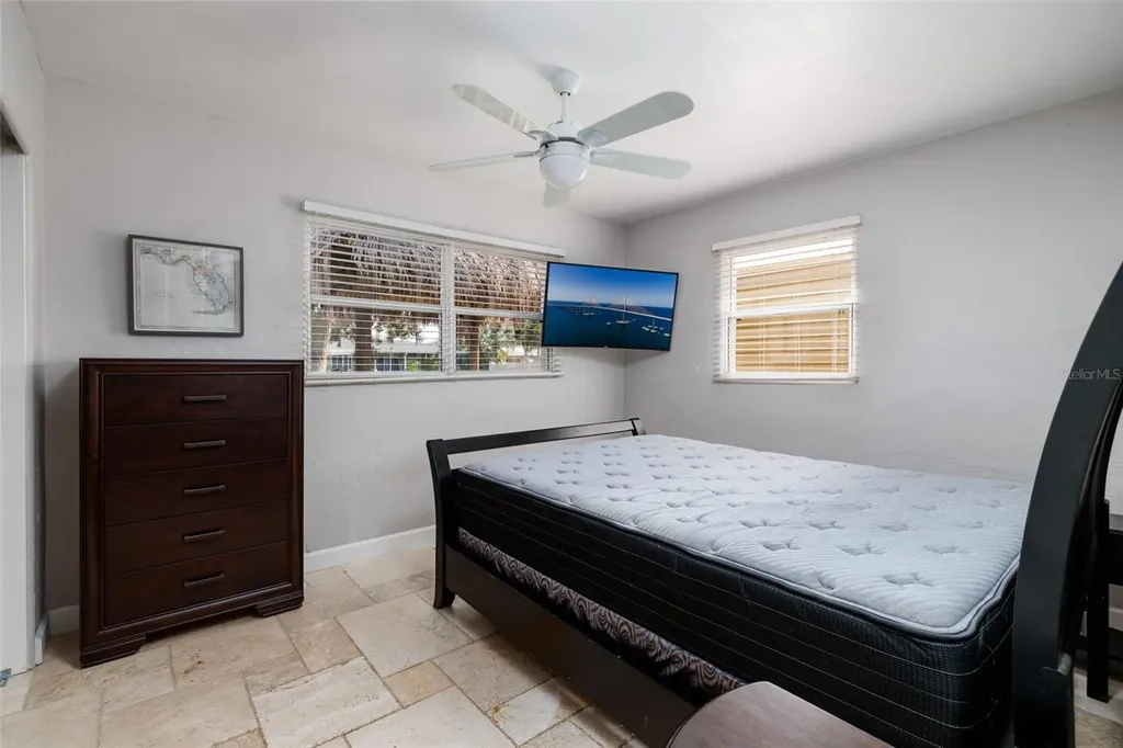 9665 2nd Street N St Petersburg FL 33702