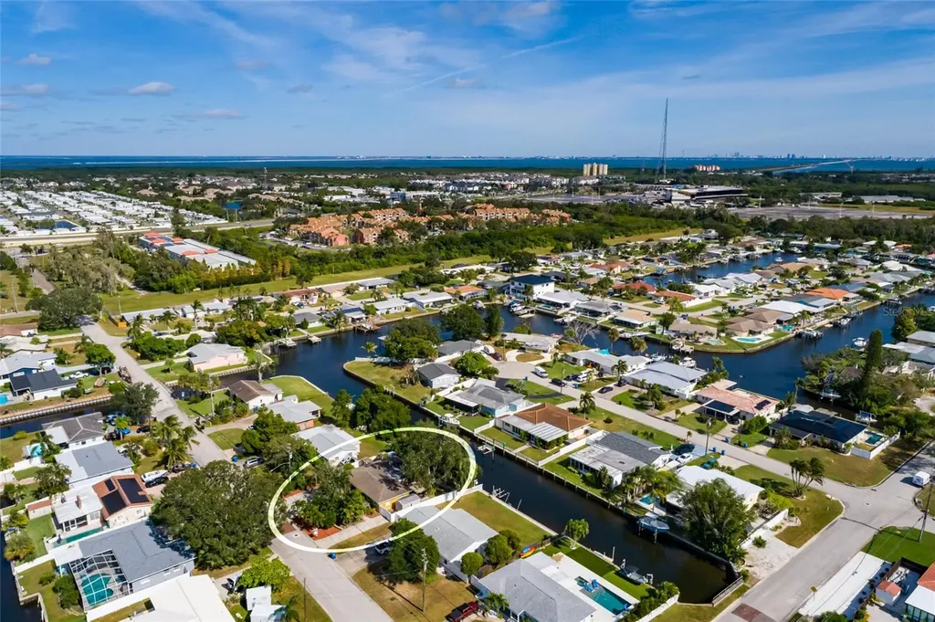 9665 2nd Street N St Petersburg FL 33702