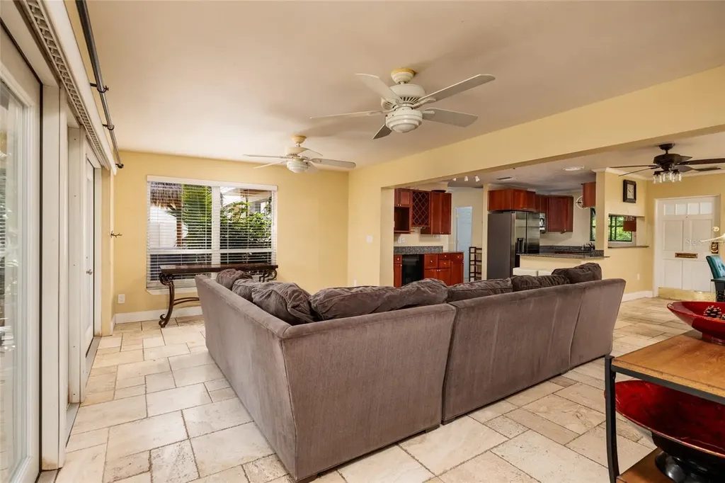 9665 2nd Street N St Petersburg FL 33702