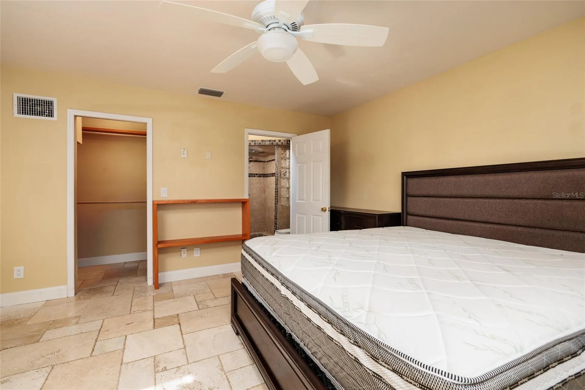 9665 2nd Street N St Petersburg FL 33702