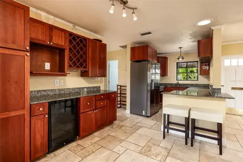 9665 2nd Street N St Petersburg FL 33702